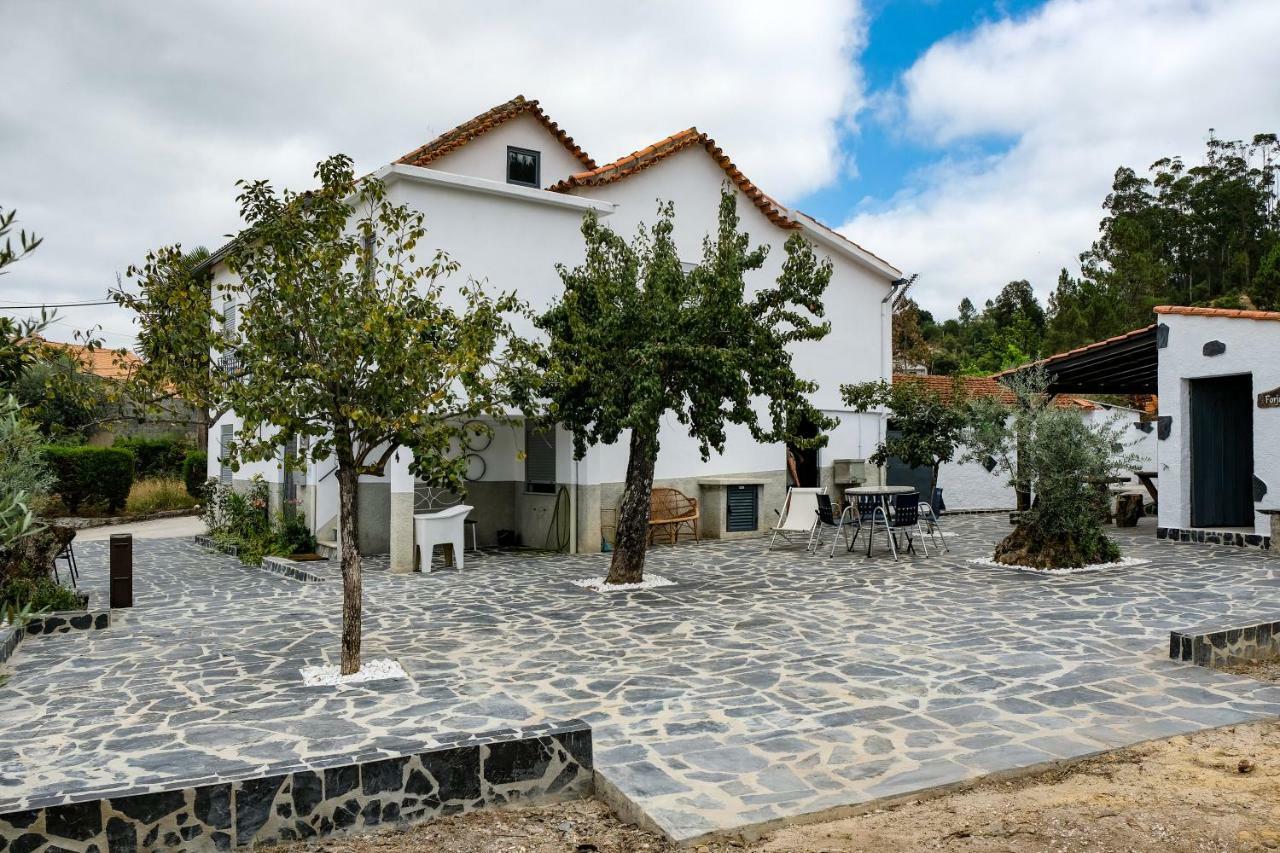 Casa Do Ferreiro II Hotel Gois Exterior photo